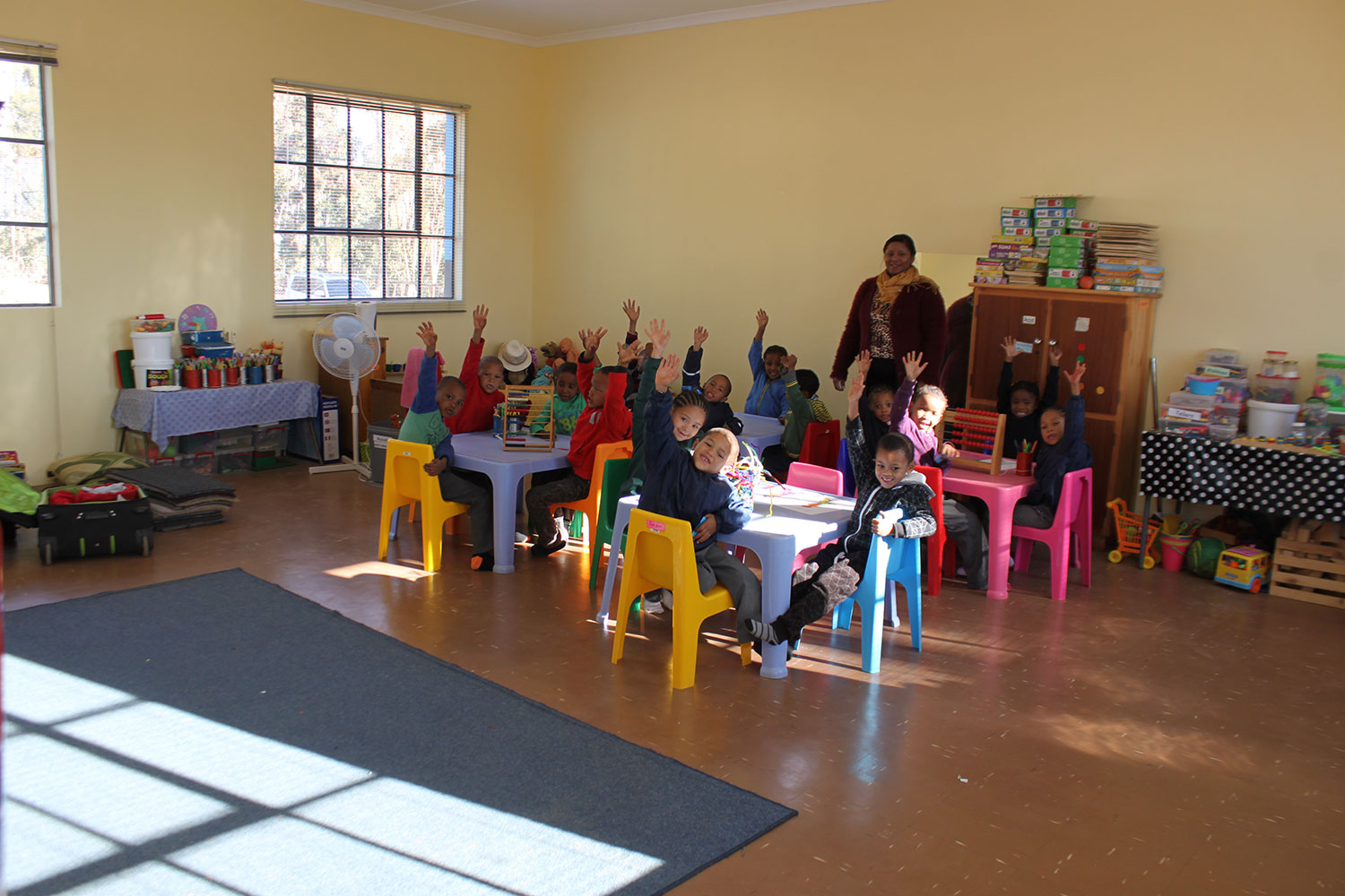 Read more about the article NEW CLASSROOM BUILT FOR THE MATJIESRIVIER NGK PRIMARY SCHOOL AS A CONTRIBUTION FROM THE DST-NRF CIMERA KARIN PROJECT